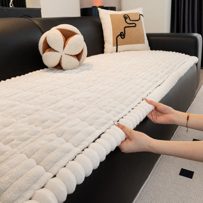 Plush Quilted Sofa Cover - Soft, Non-Slip Furniture Protector for Homes with Pets and Children, Machine Washable
